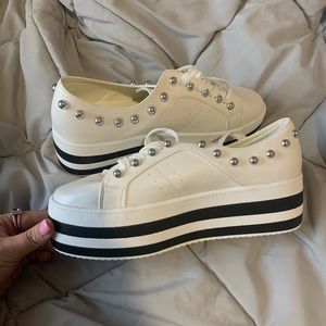 Platform shoes
